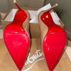 Authentic So Kate pointed Louboutin size 7